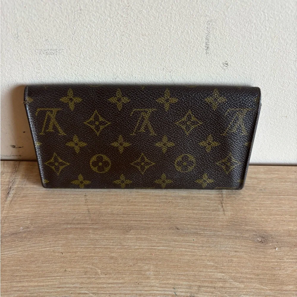 Authentic Louis Vuitton monogram sarah wallet - Picture 4 of 6